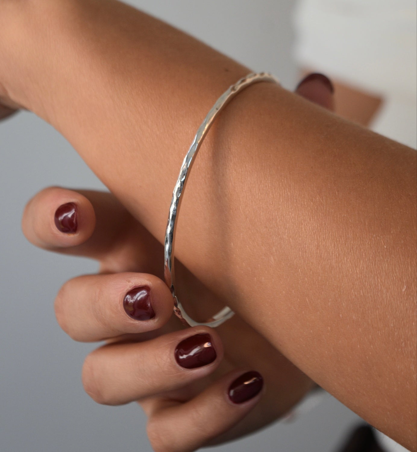 Silver hammered bangle Livetta