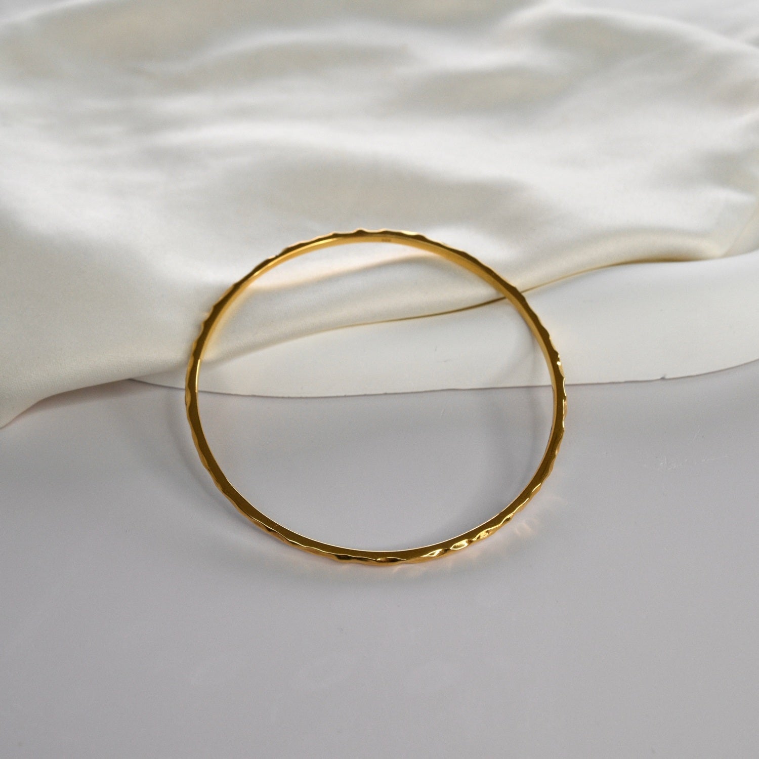 Hammered Bangle - Livetta - 