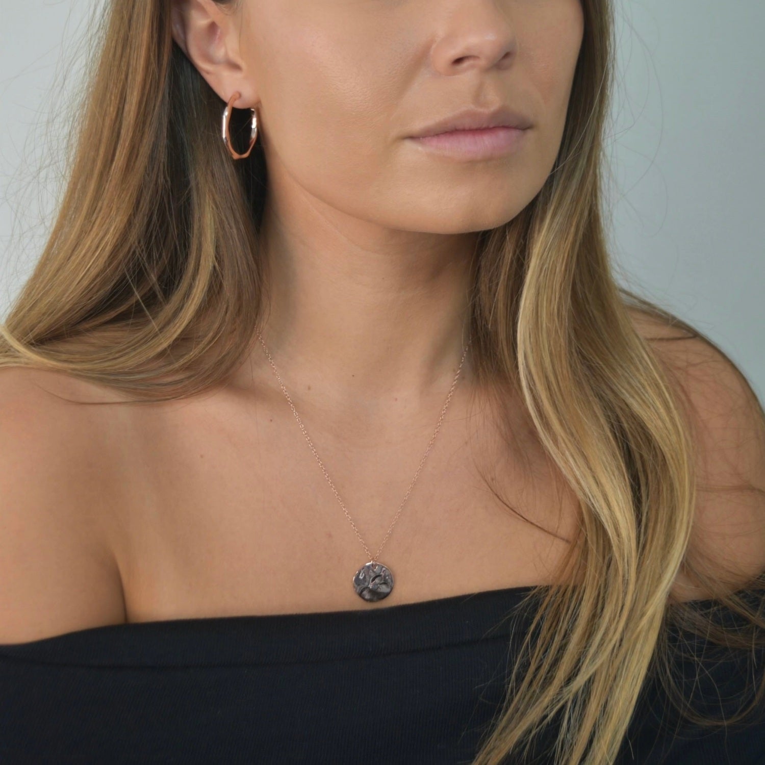 Rose Gold Hammered Pendant Necklace - Livetta