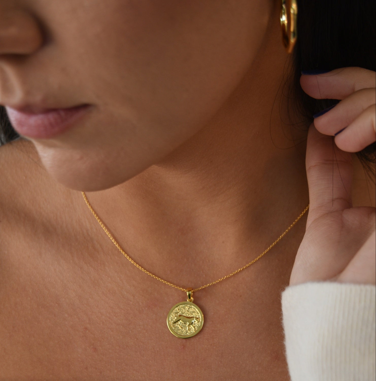 Gold lioness pendant Livetta