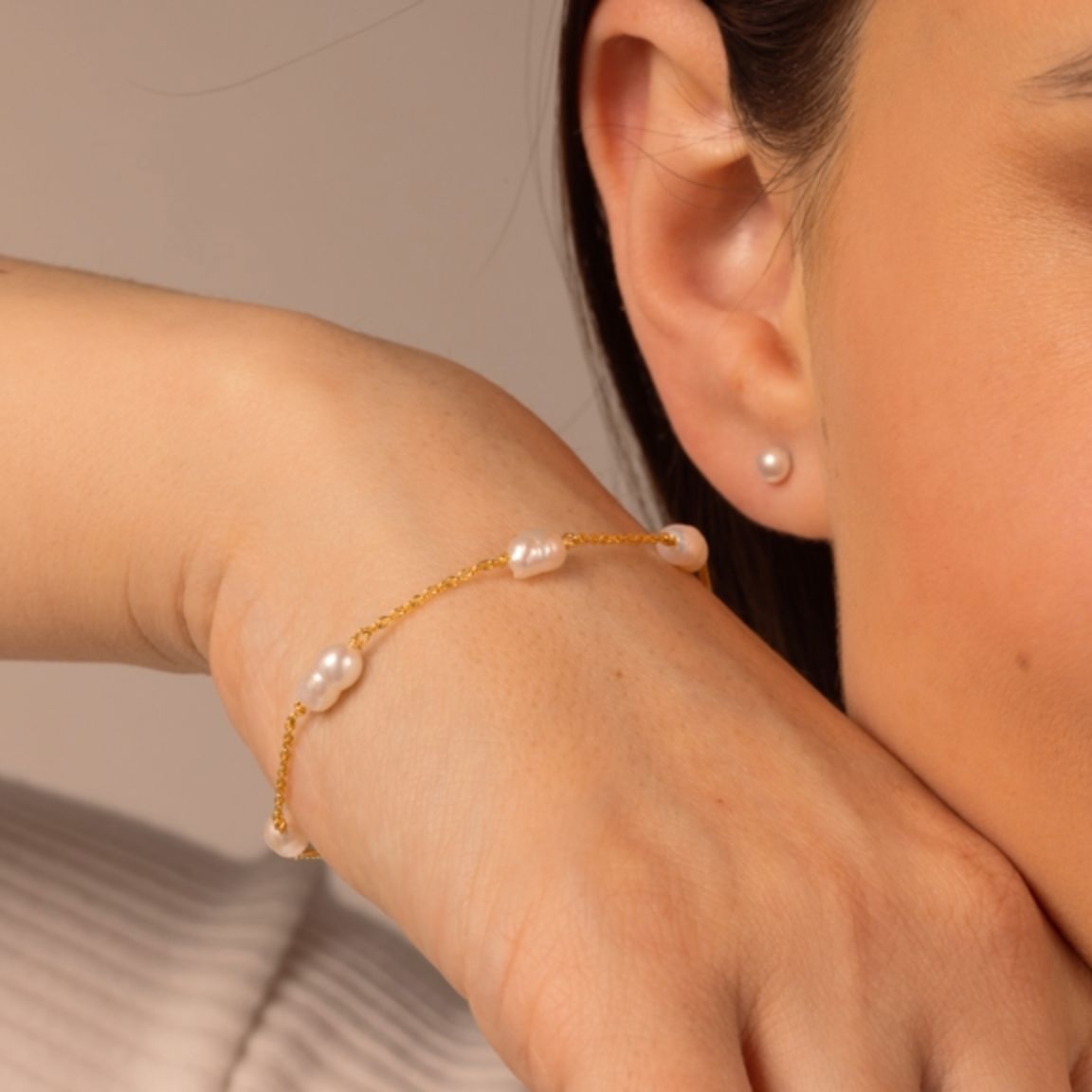 White Pearl Stud Earrings - Livetta - 