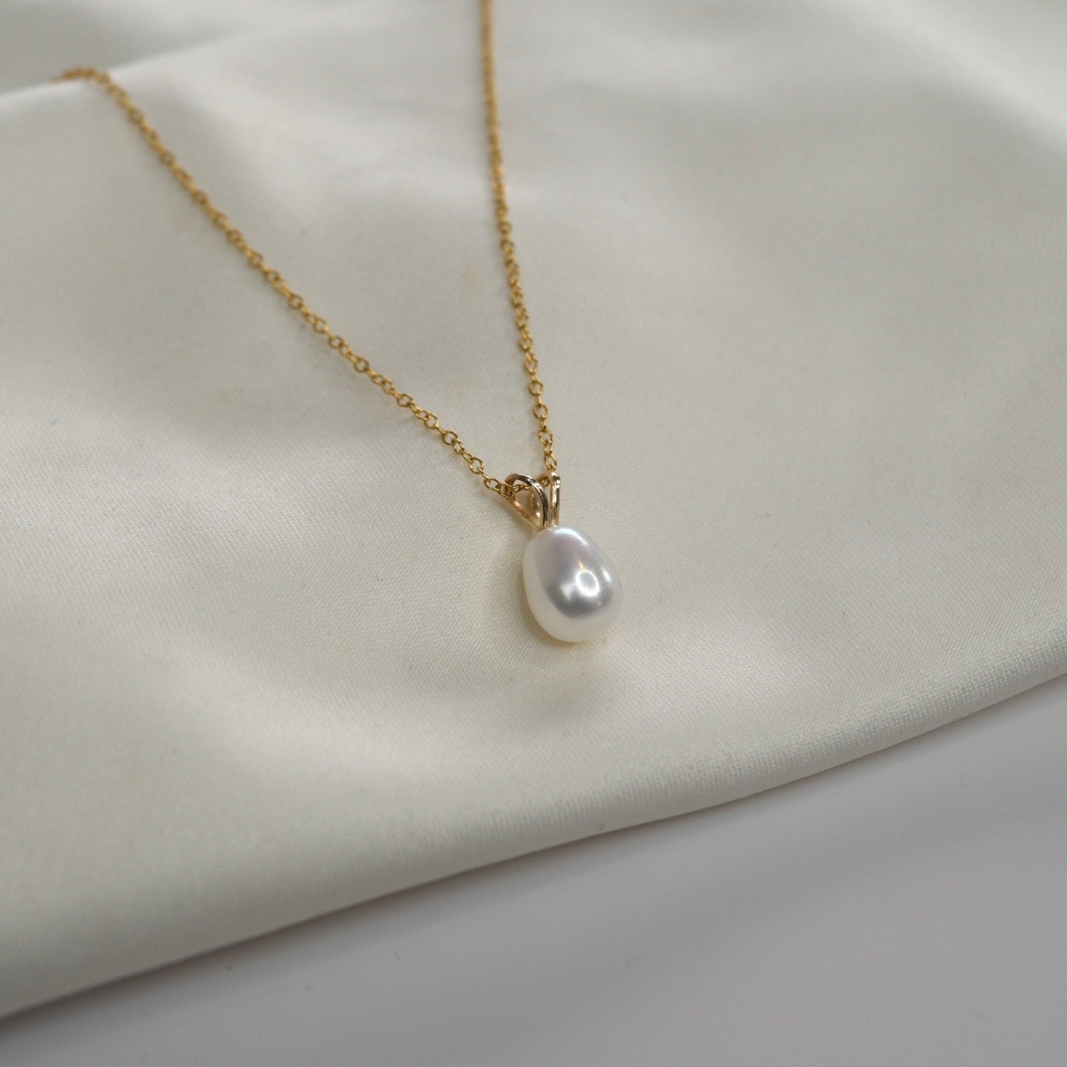 Yellow Gold Pearl Drop Necklace - Livetta - 